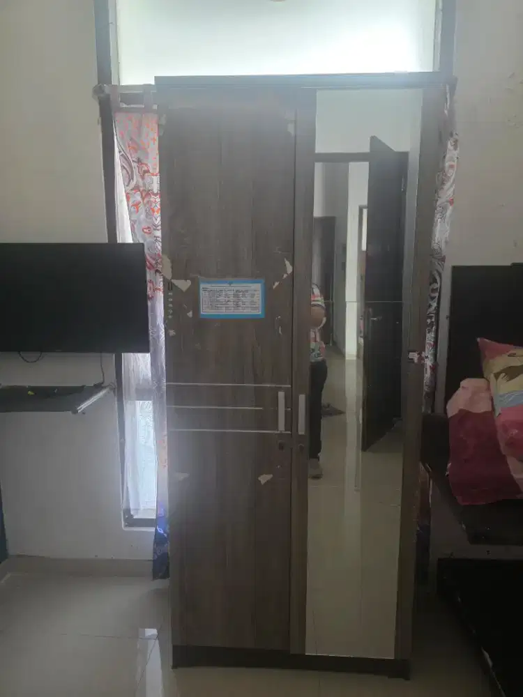 Jual Lemari Pakaian bekas