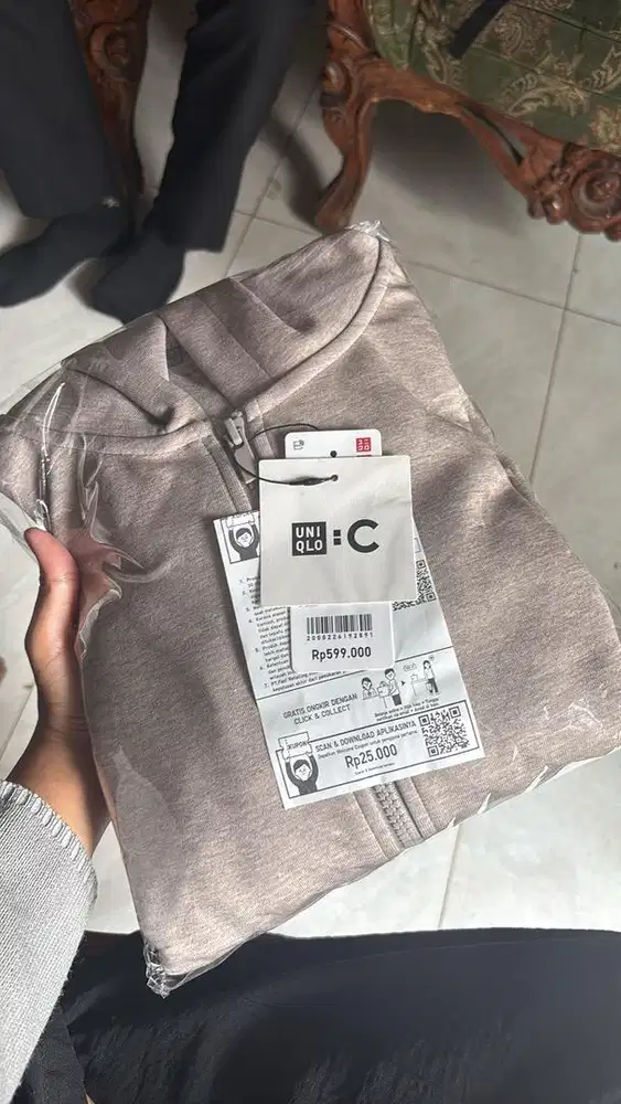 UNIQLO JAKET SWEAT HOODIE RISLETING OVERSIZE