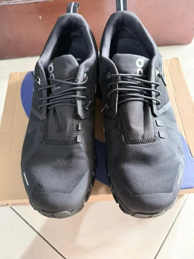 Sepatu On Cloud 6 Waterpoof Full Black