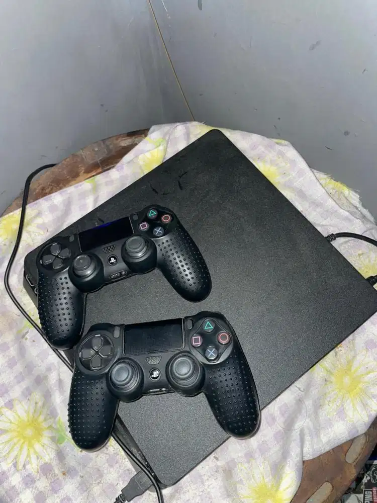 Playstation 4 Lengkap Dengan 2 Stick PS4