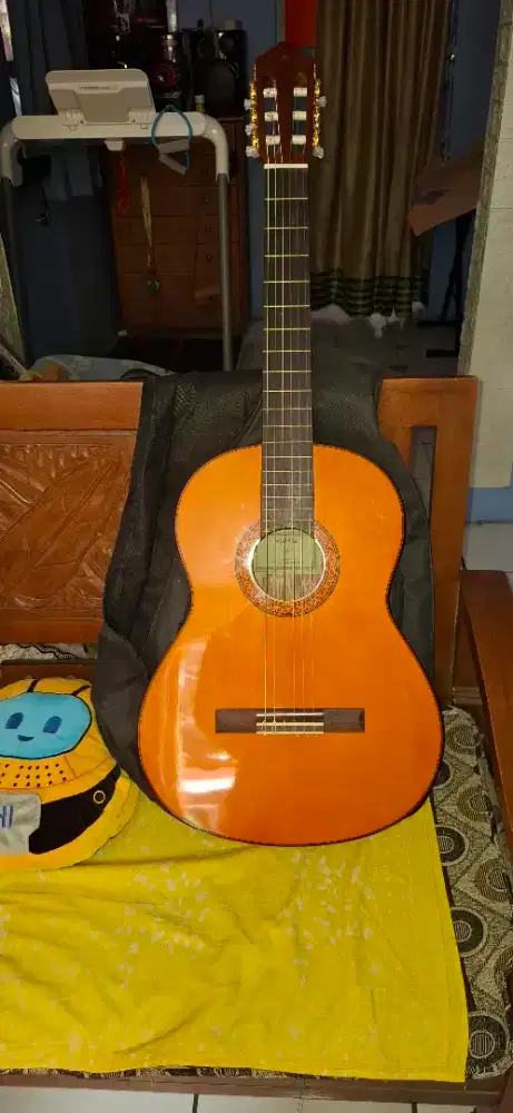 DIJUAL GITAR CLASSIC YAMAHA C70