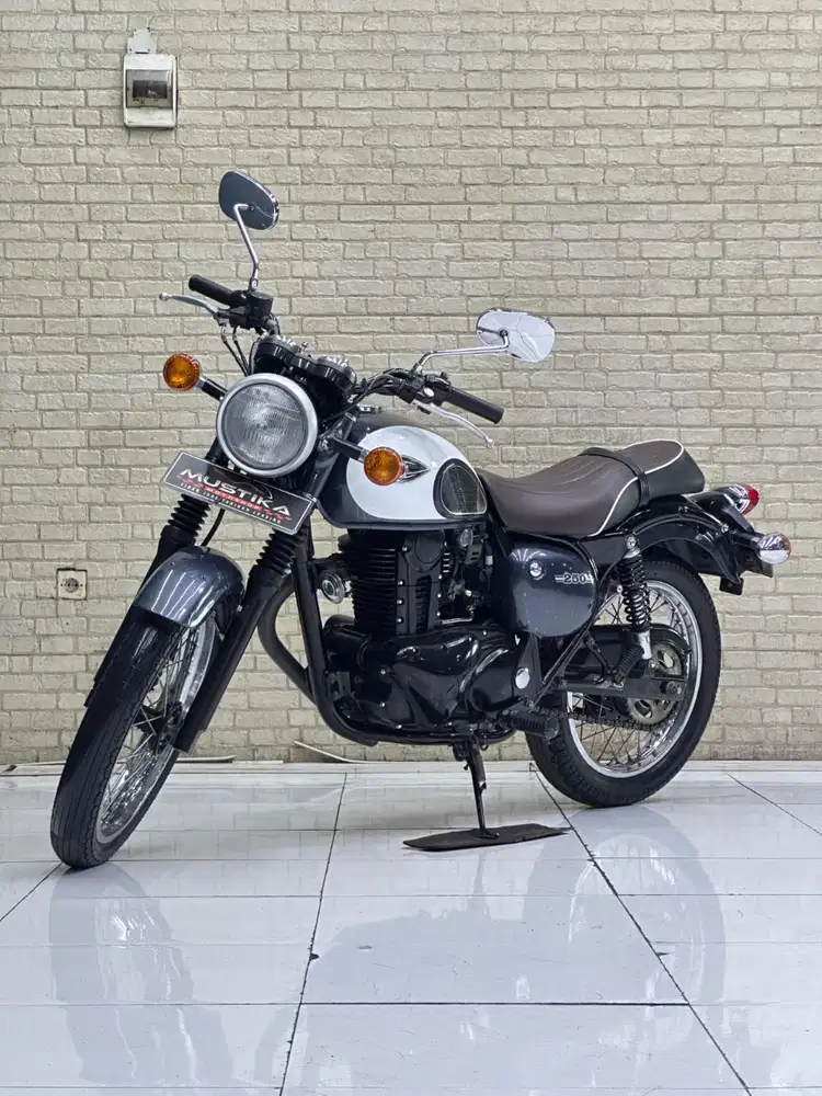 Perfect Condition!!Kawasaki W250 SE 2017 Plat L Baru Cetak--Mustika