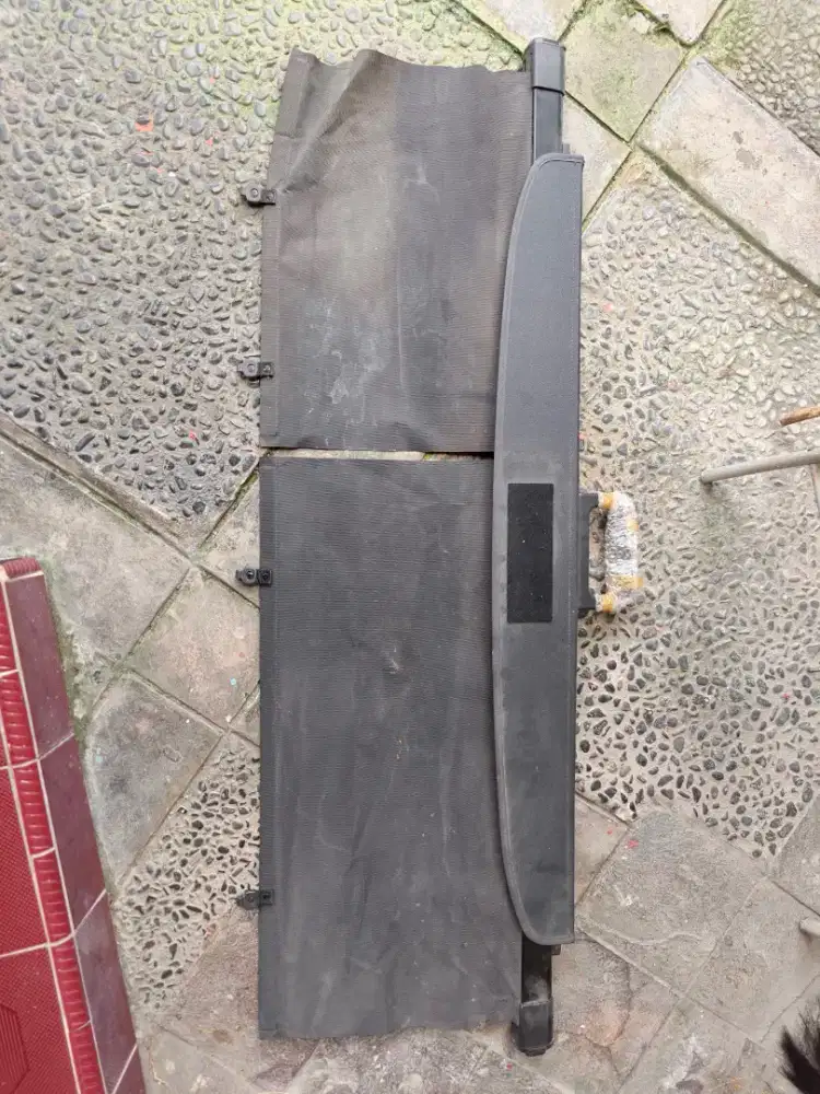 Tray penutup bagasi Nissan Xtrail T31