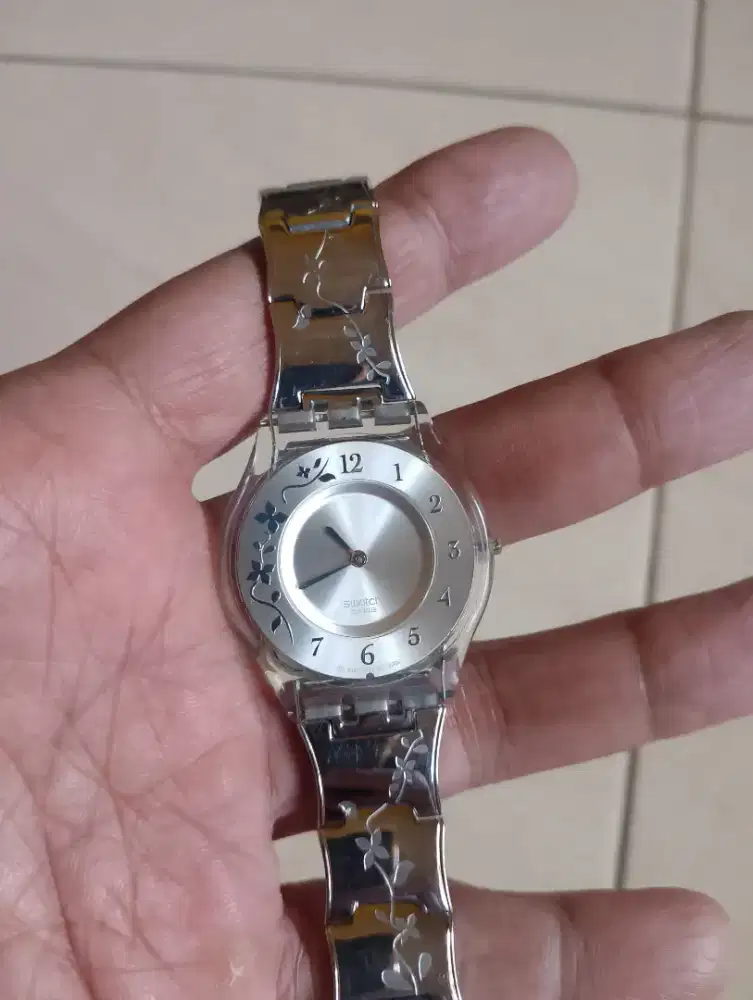 Jam tangan second