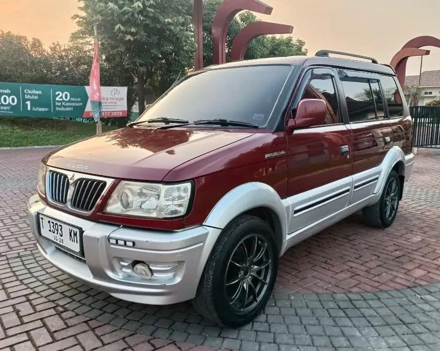 Kuda grandia 2002 bensin 2.0 mpi