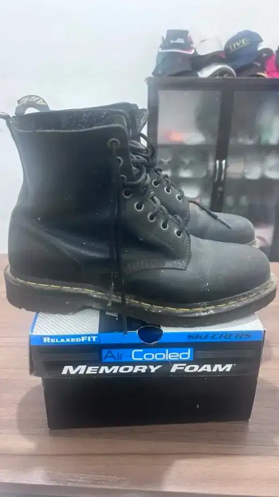 Sepatu docmart uku 42euro