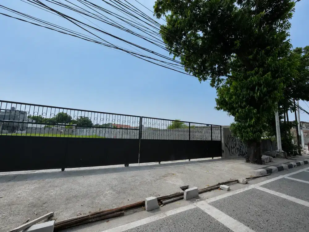 DIJUAL TANAH LOKASI STRATEGIS DI LENTENG AGUNG - JAKARTA SELATAN