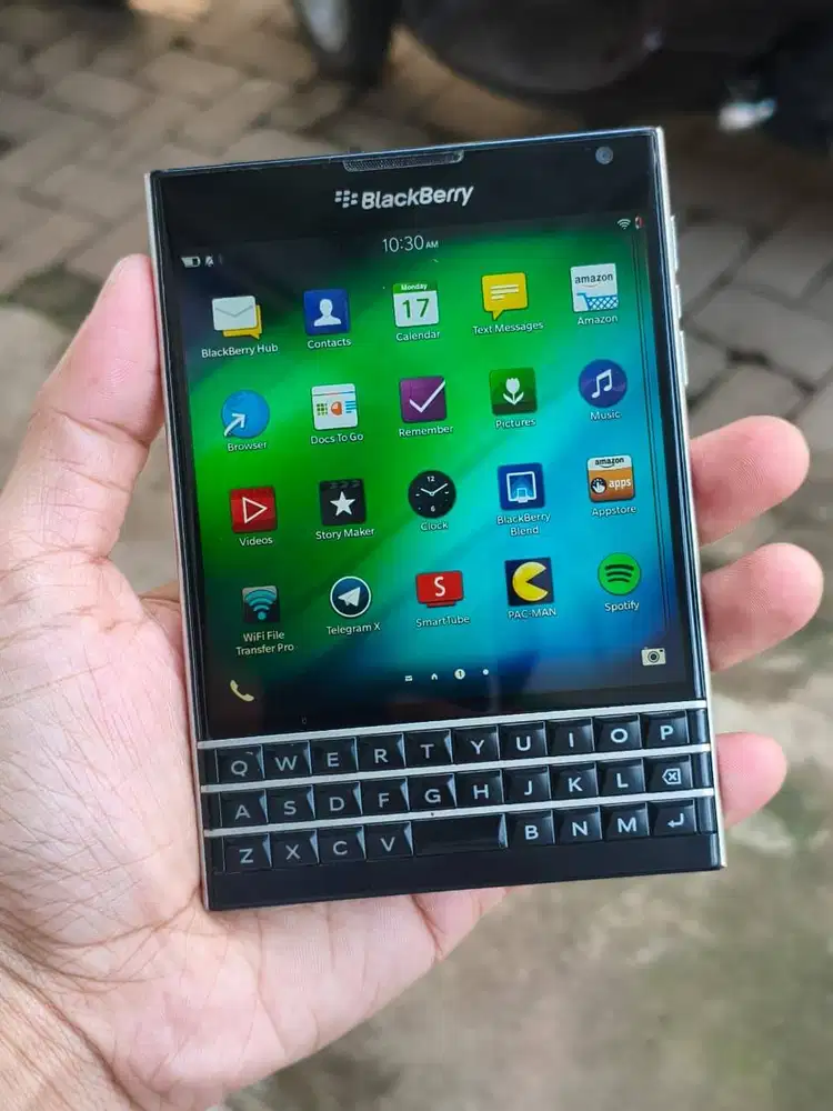 Blackberry Passport Q30