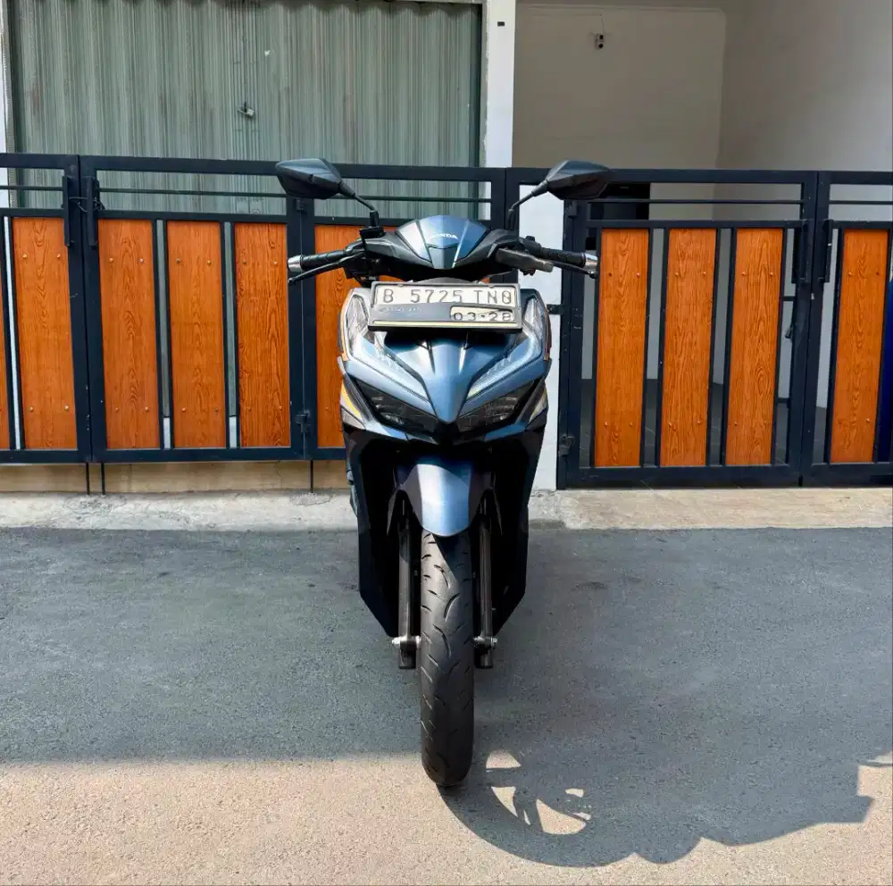 Honda Vario 125 Gen 2 Keyless MULUSSS CBS ISS Pajak Panjang
