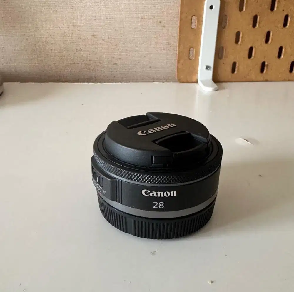 LENSA CANON RF 28mm STM