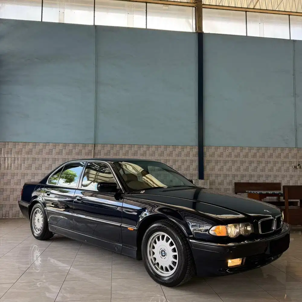 BMW E38 740is CBU SUNROOF 1994