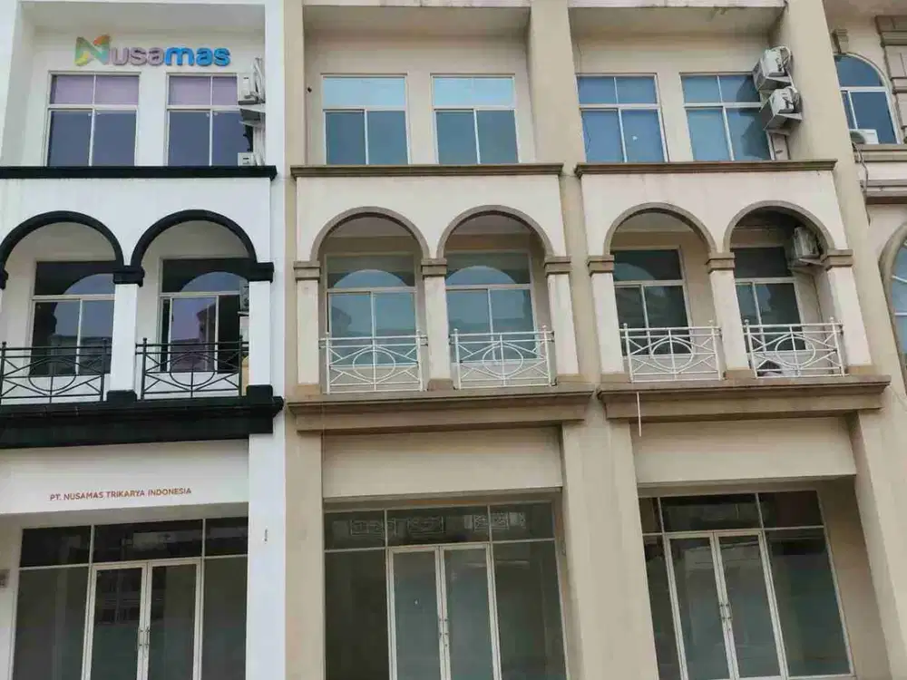 Dijual / Disewakan. Ruko siap huni Di Grand Galaxy Bekasi