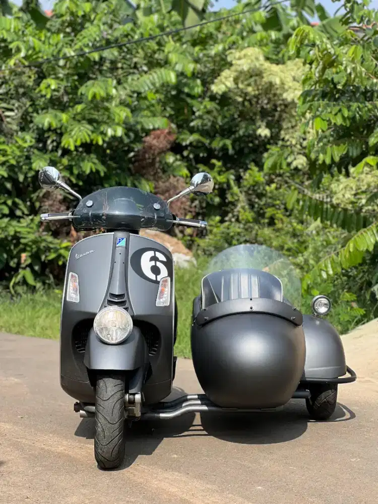 Vespa GTV Sei Giorni with Sespan