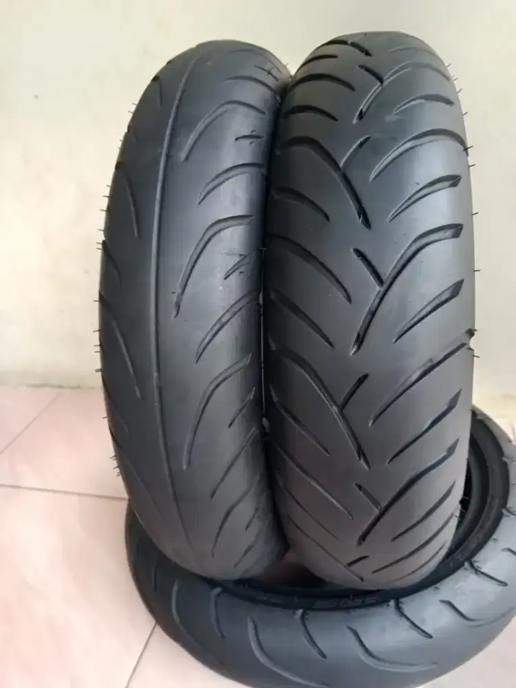 Sepasang ban pcx 160 ukuran 130/70-13 110/70-14