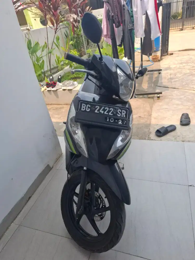 Spacy hitam mesin halus