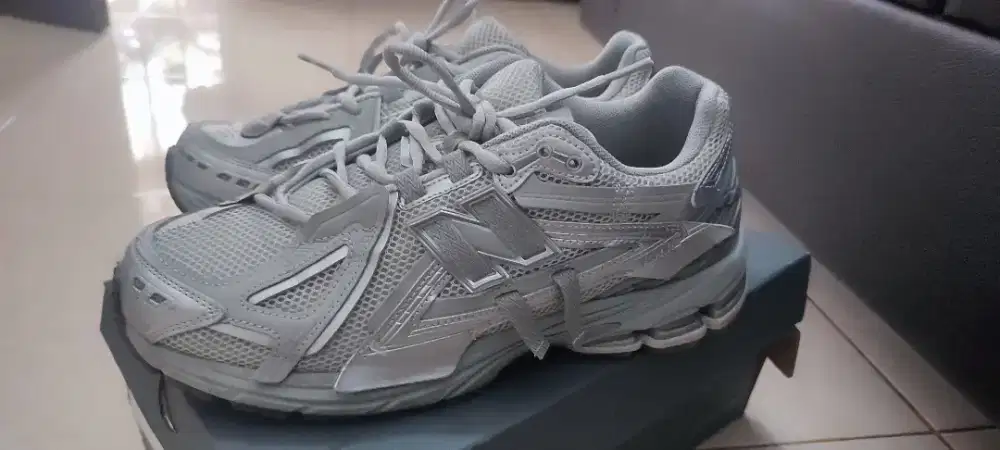 Sepatu NB - pemakaian pribadi