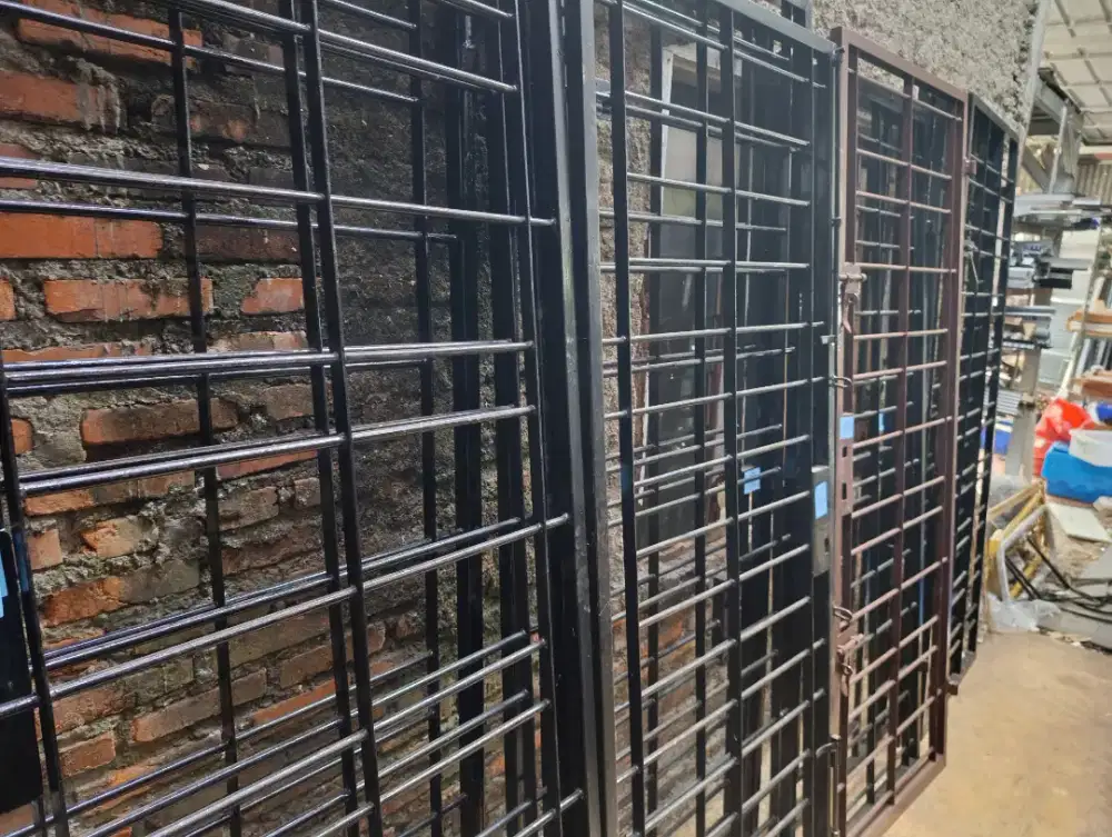 Jual pintu besi second kondisi ok, Lok Pamulang barat, Tangsel