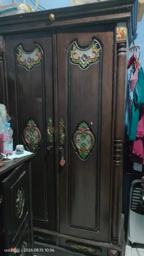 Lemari Baju Gantung Jati