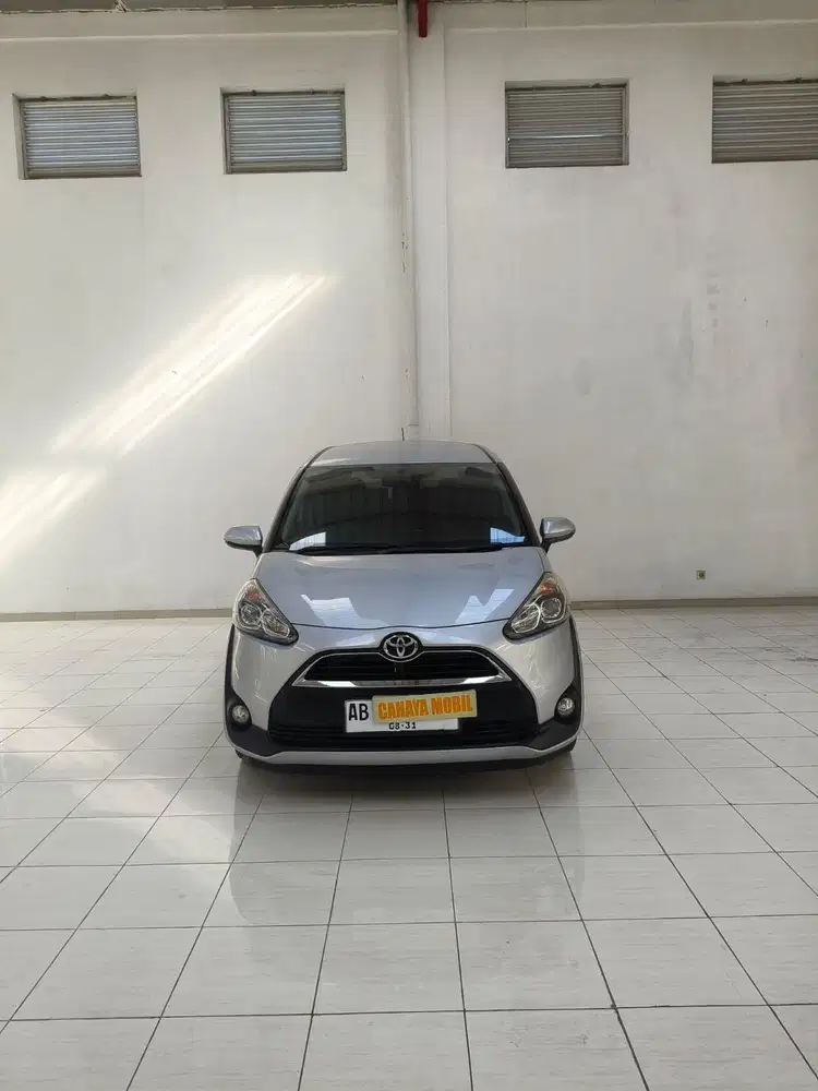 Toyota Sienta 1.5 V CVT 2017