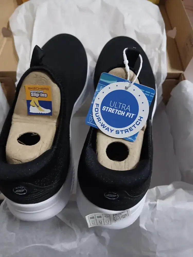 Sepatu sketchers wanita original