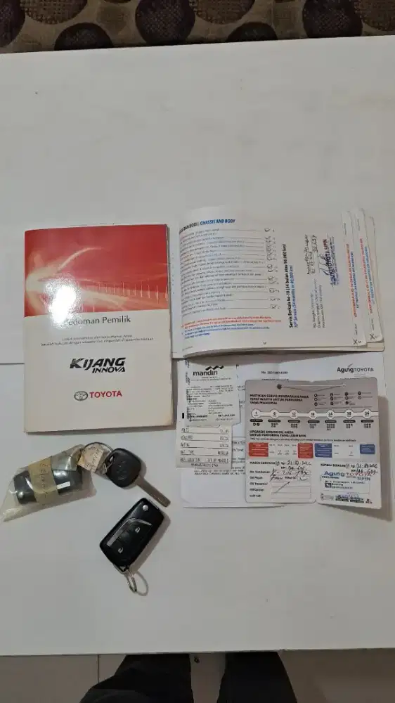 DIJUAL INNOVA V MATIC BENSIN 2017