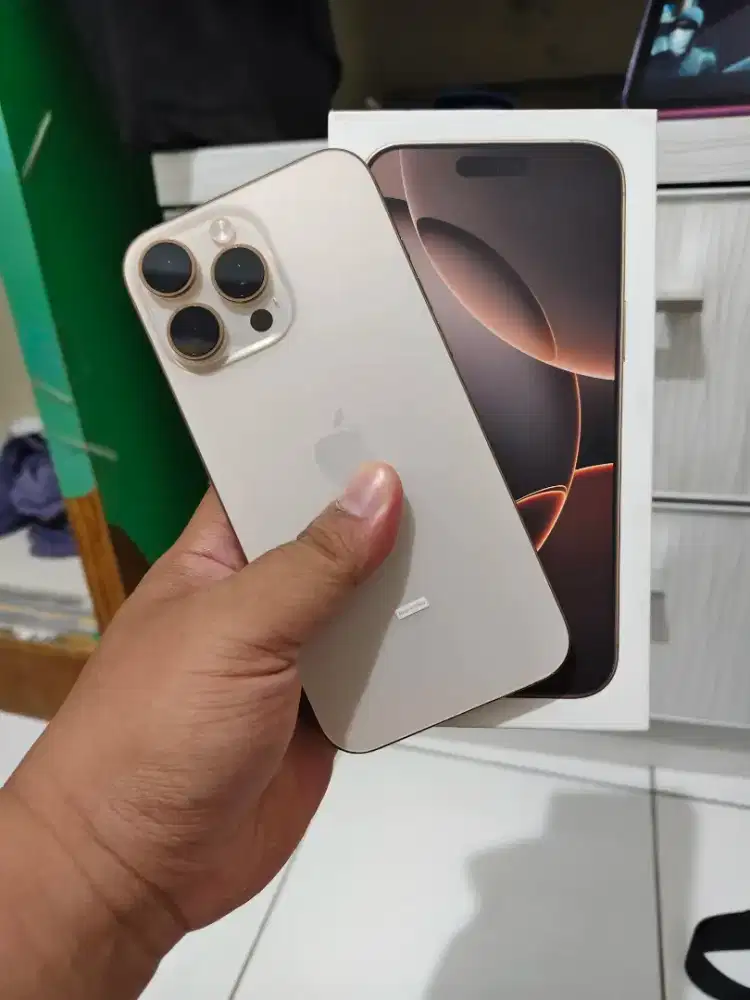 Iphone 16 Pro max Ibox 256gb BH 100 CC 72 garansi on mei 2027
