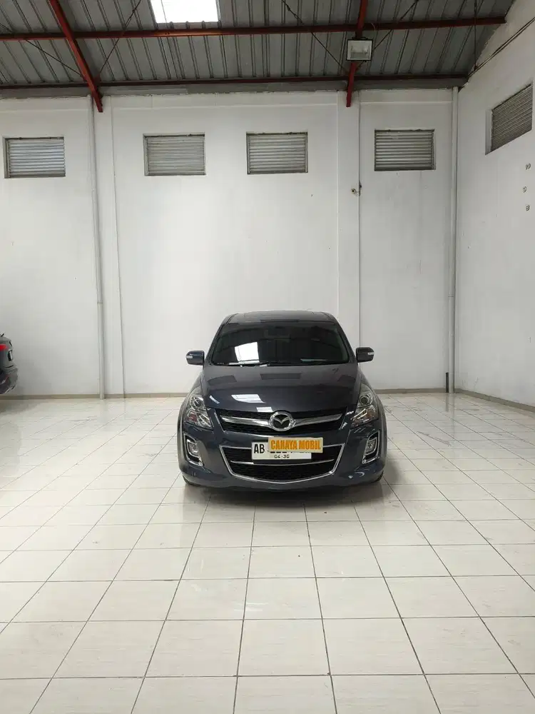 Mazda 8 Tahun 2015
