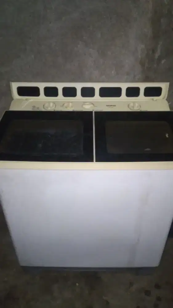 JUAL JH NIH MESIN CUCI MEREK DENPOO 11KILO MASIH BAGUS N LENGKAP.