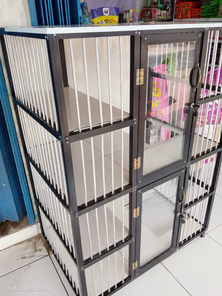Kandang kucing lengkap roda, kunci