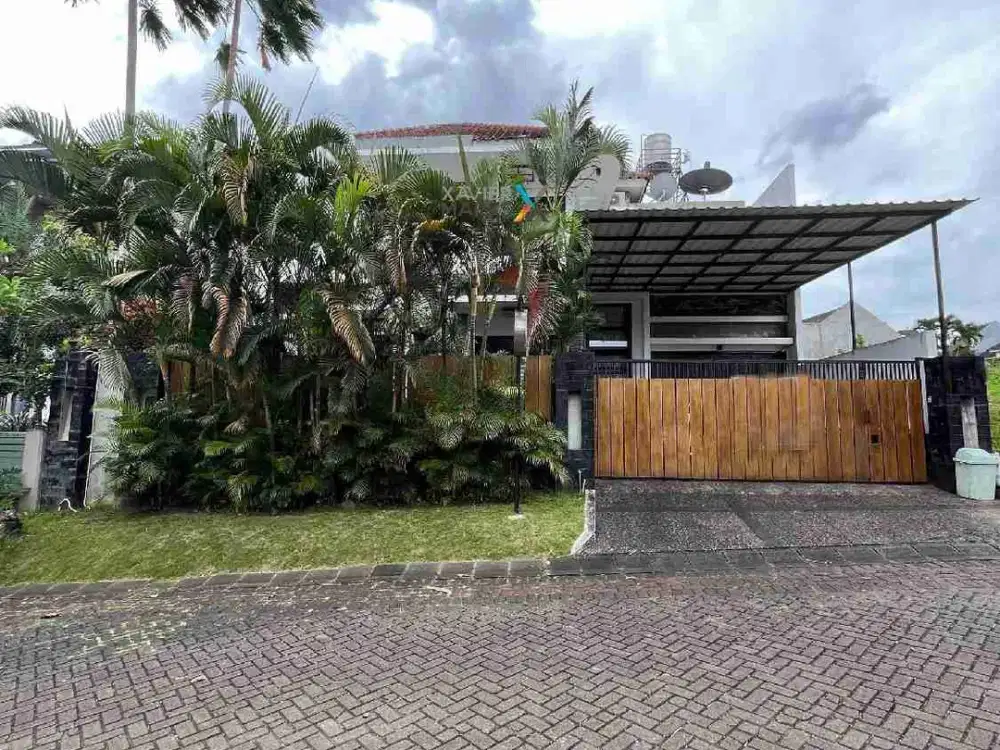 Dijual Rumah Tropis Modern Mewah Di Jalan Kembar Villa Puncak Tidar Malang