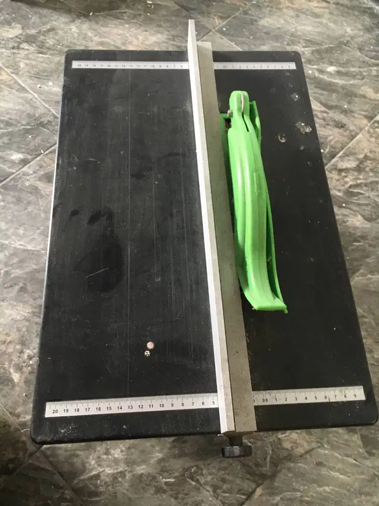 RYU Mesin Potong Gergaji Meja Cutting Kayu 8 Table Saw