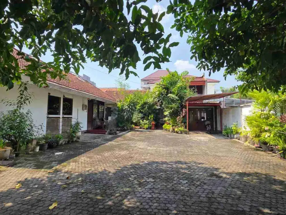 Tanah Tengah Kota Dekat Simpang Lima di Erlangga Semarang Tengah