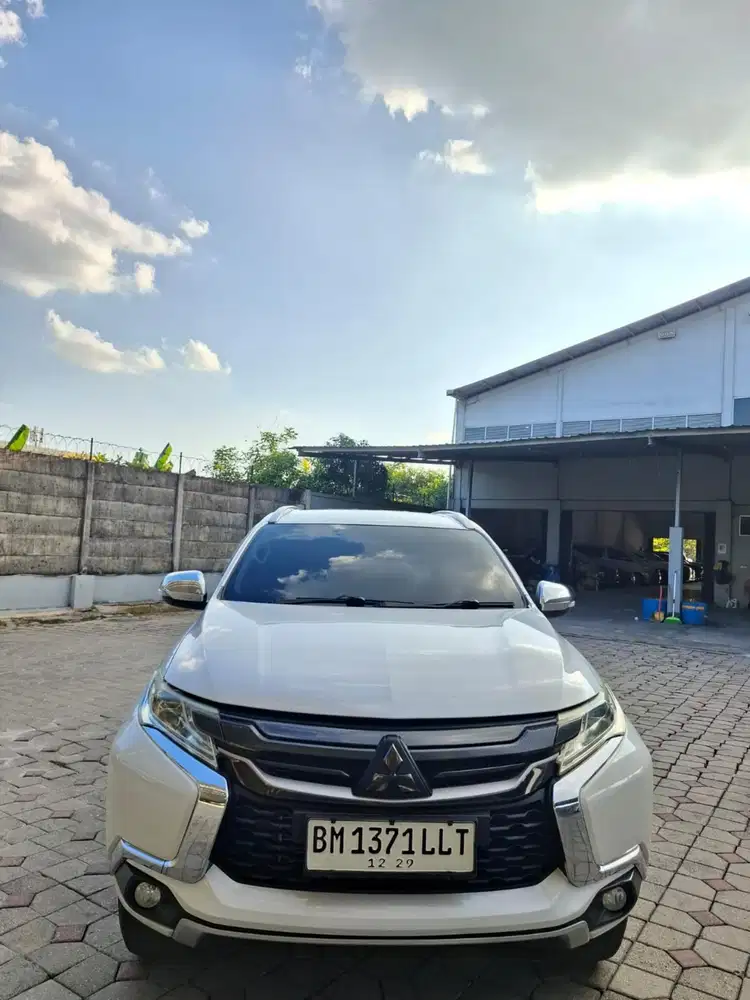 Pajero exceed 2018 matic. Km 98rb antik