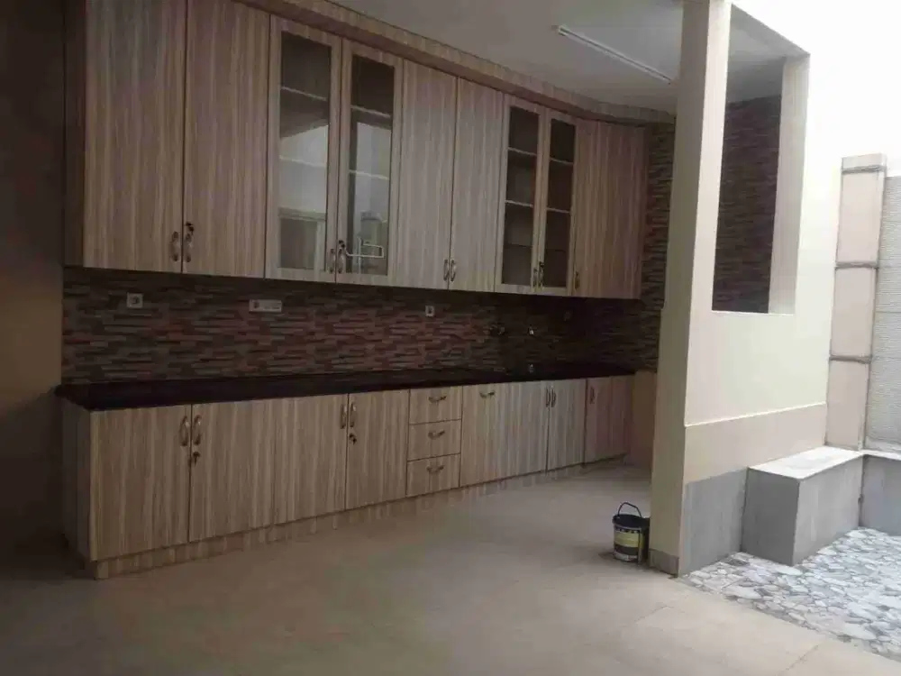 Disewakan Cepat Rumah Kamar 5+1 di Green Lake City Cluster Amerika