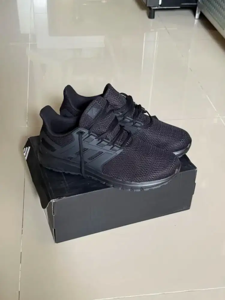 Sepatu Adidas ultimashow uk 46