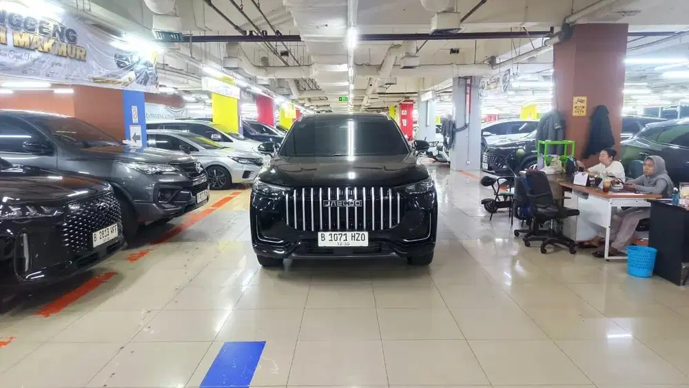 Jarcoo J8 Awd 2025 Bensin Hitam