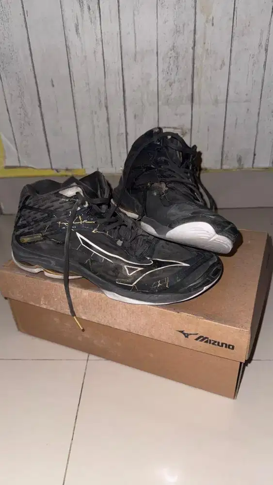 Mizuno Lightning Wave Z7