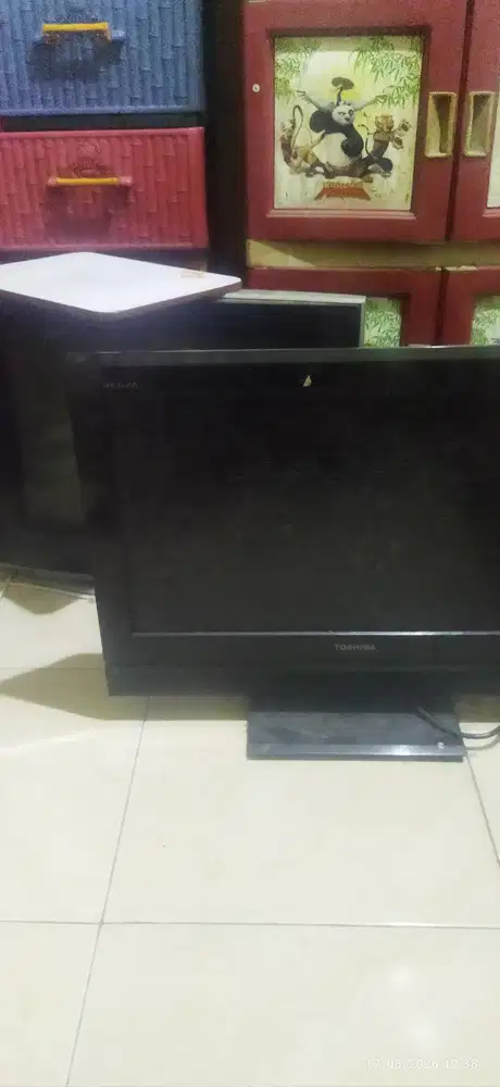 Televisi Tabung dan LCD Bekas