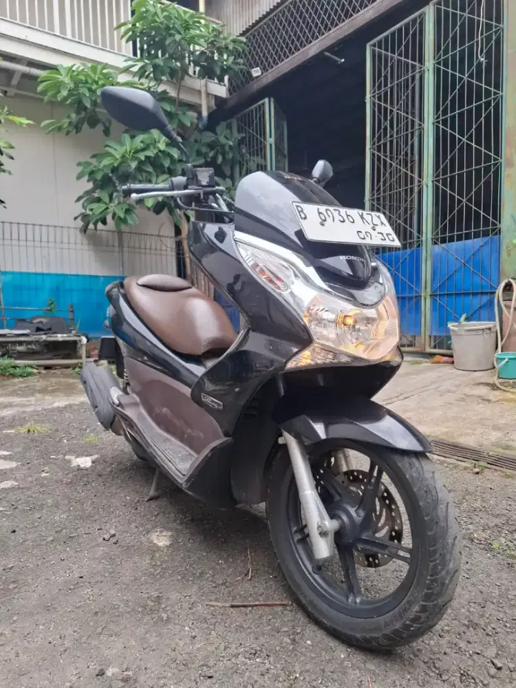 [LOW KM] HONDA PCX CBU THAILAND PRESTIGE 2010