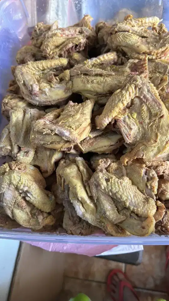 Dicari karyawan depot ayam goreng
