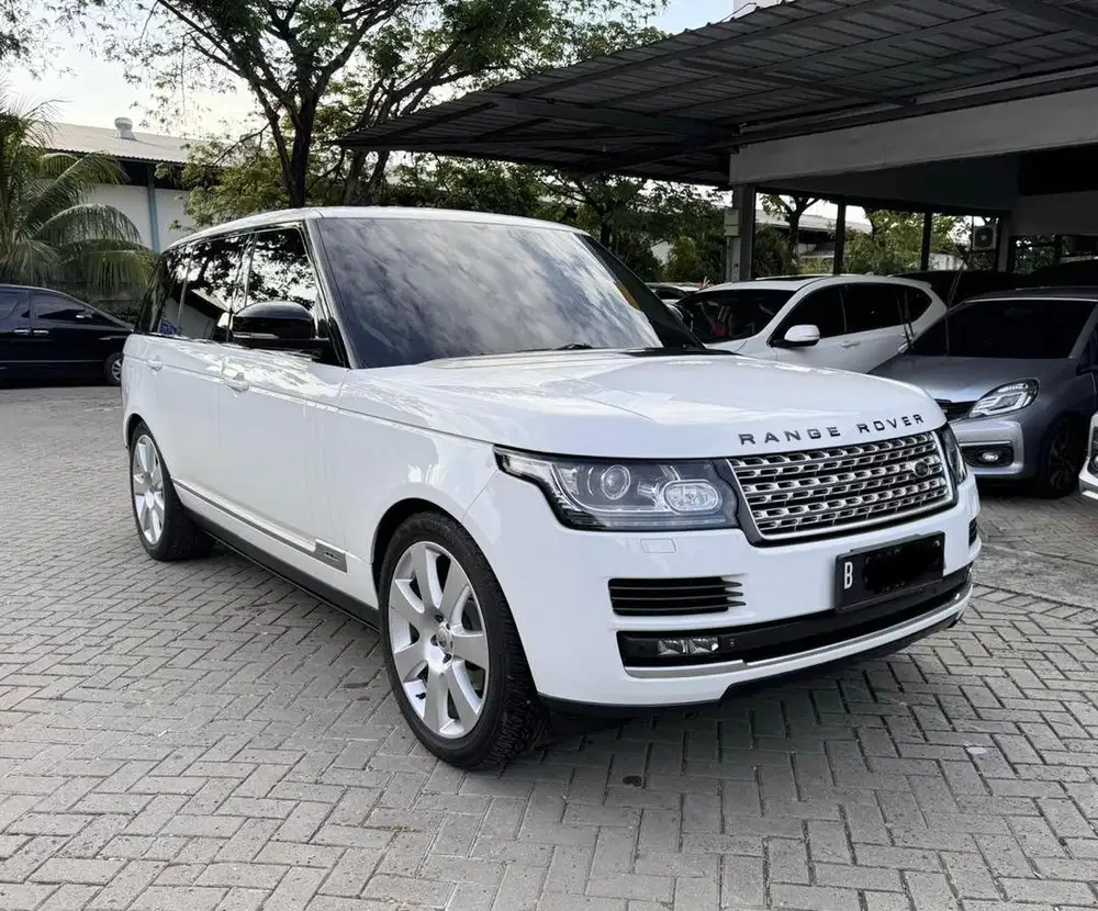 Range Rover Vogue 3.0 LWB 15