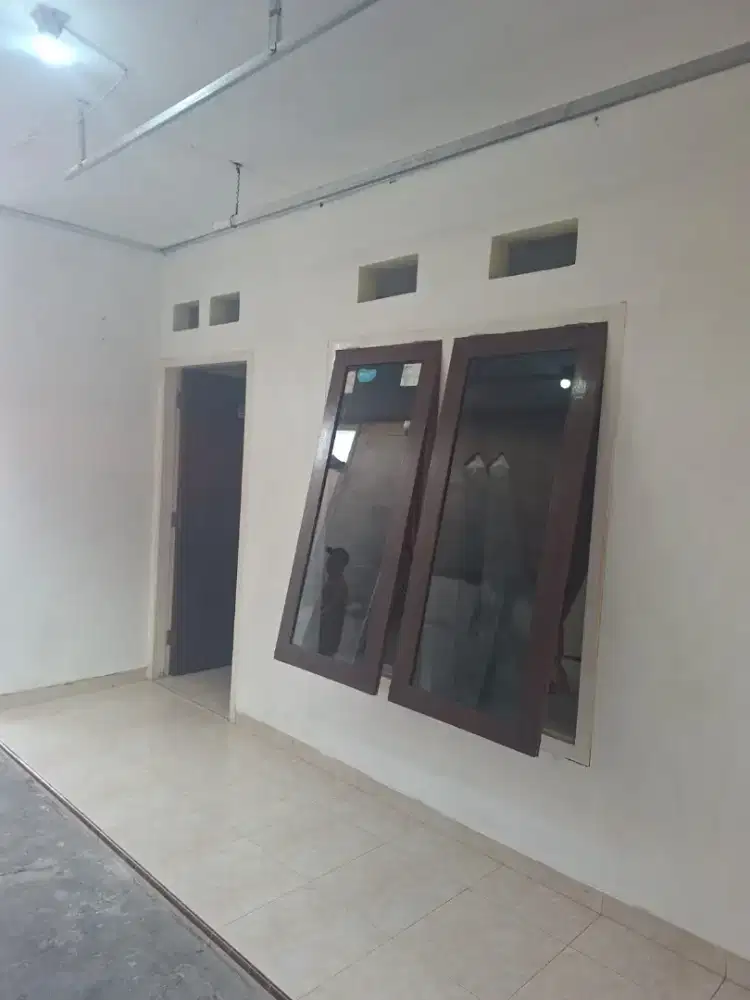Disewakan rumah di karangan gg4 Wiyung Surabaya