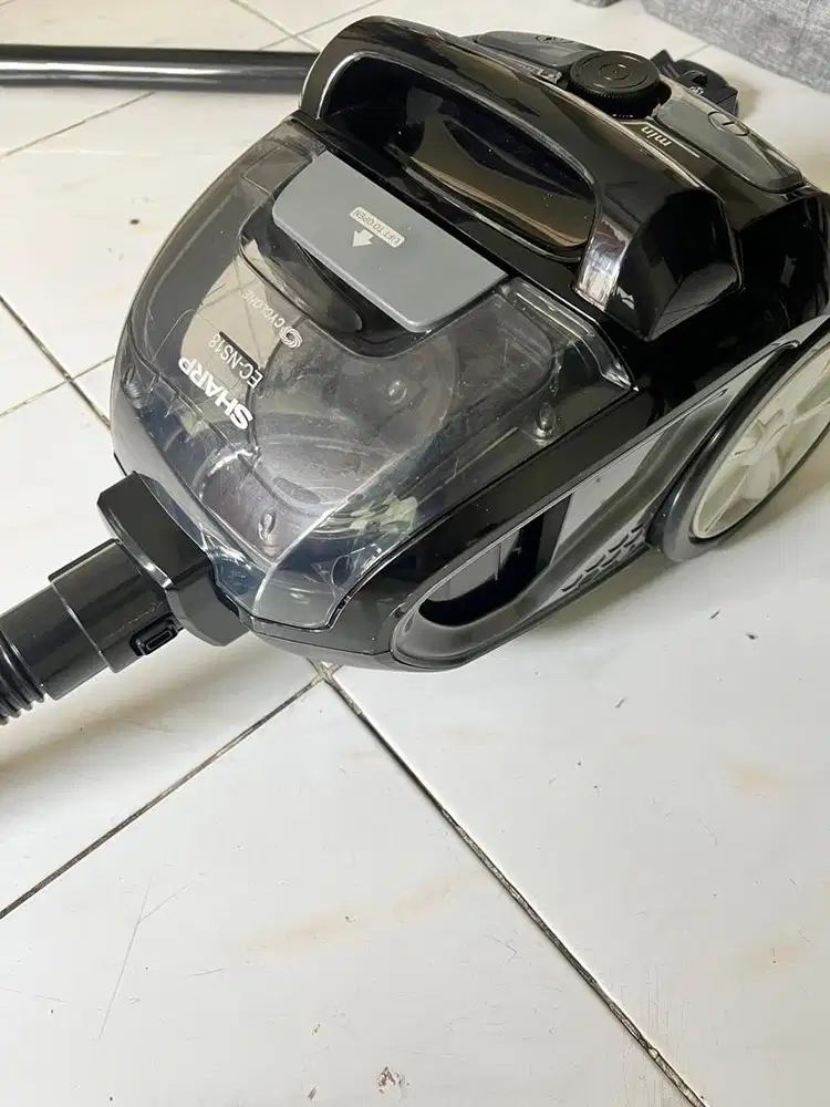 Vacum cleaner cyclone merek Sharp