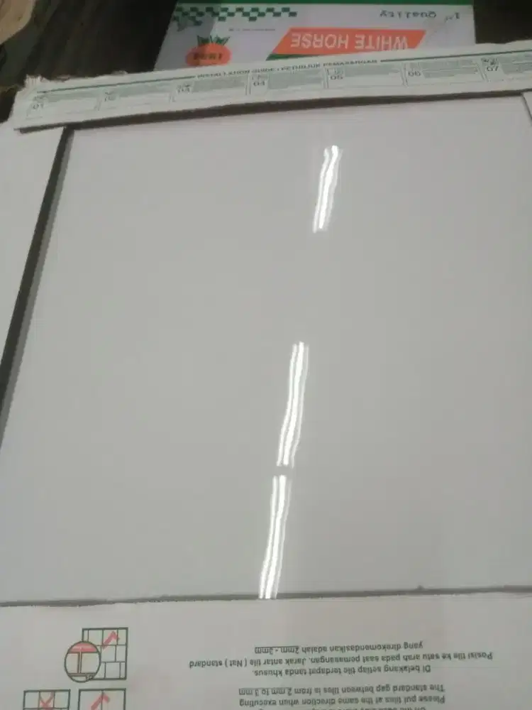 GRANIT GLOSSY WHITE WHITE HORSE