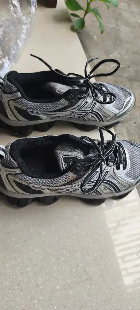 Dijual sepatu ASIC GEL