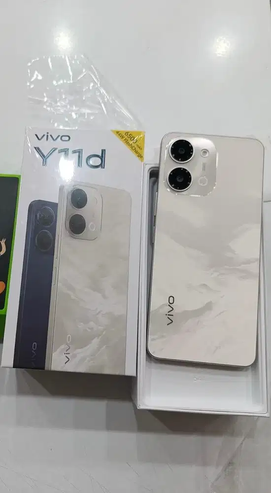 Cash/Kredit Vivo Y11D 4/64 White + 6500 mAh 44watt flashcharge