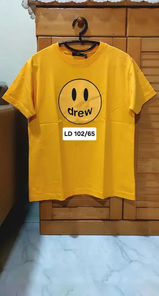 Preloved kaos DREW mustard original