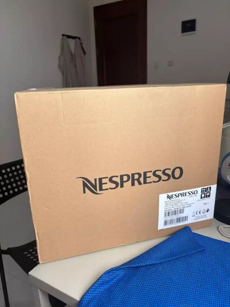 Mesin kopi nespresso essenza mini
