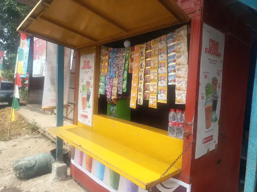 Booth jualan es