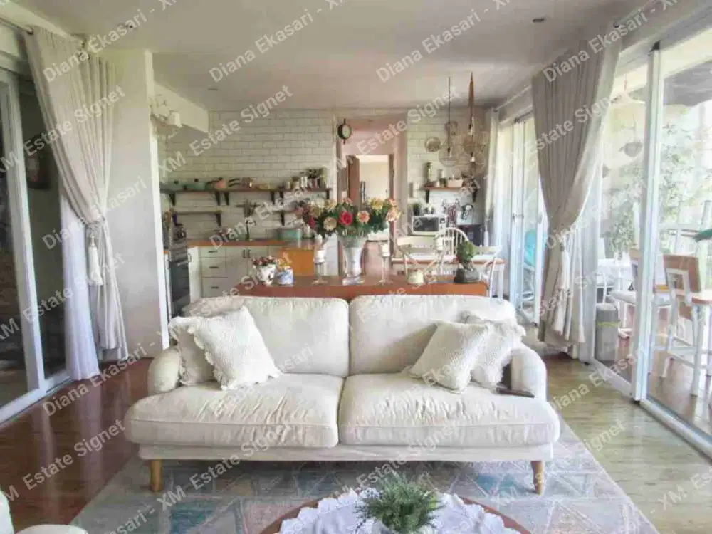 Dijual Villa Pribadi Tidak pernah di sewakan  View lembah bukitdi  setiap sudut rumah